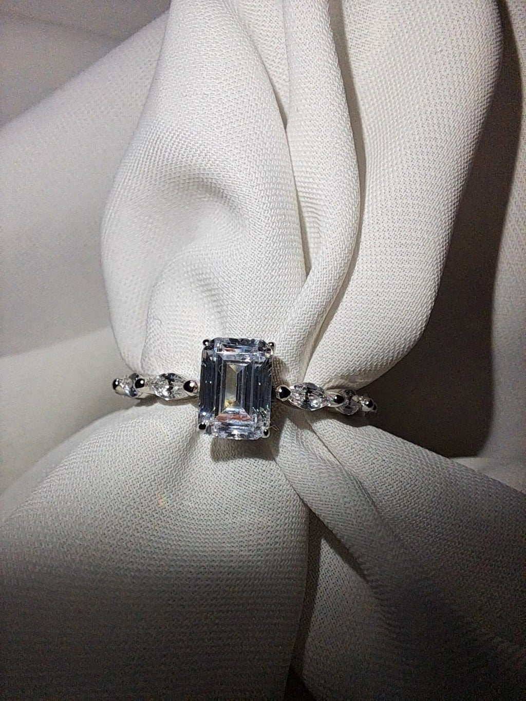 Lucienne Ring R650